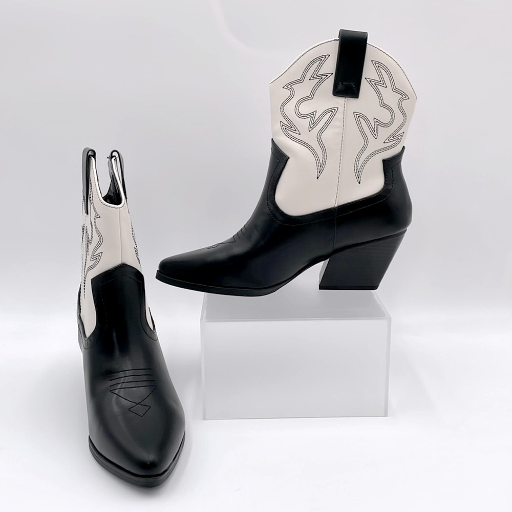 Soda Black & White Western Cowgirl Cowboy Heeled Boots NFR Rodeo‎ Bootie